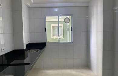 Imagem: O apartamento possui 2 Dormitórios, 1 Banheiro, 2 Vagas na