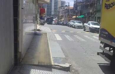 Imagem: A casa possui 3 Dormitórios, 2 Banheiros e 176m² de Área