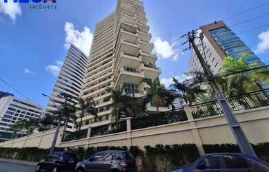 Imagem: O apartamento possui 4 Dormitórios, 5 Banheiros, 5 Vagas na