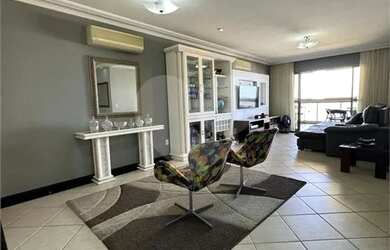 Imagem: O apartamento possui 4 Dormitórios, 5 Banheiros, 3 Vagas na