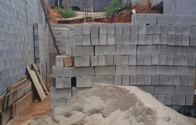 Imagem 2: Terreno Aruja bairro barreto