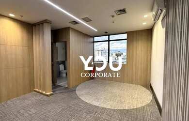 Imagem: O depósito possui 4 Vagas na garagem, 167m² de Área e está