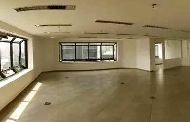 Imagem: O depósito possui 2 Vagas na garagem, 90m² de Área e está