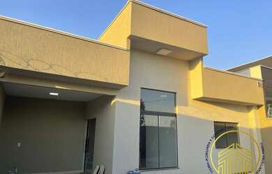 Imagem: A casa possui 3 Dormitórios, 1 Banheiro, 200m² de Área e