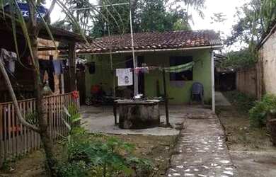 Imagem: A casa possui 2 Dormitórios, 1 Banheiro e está localizado