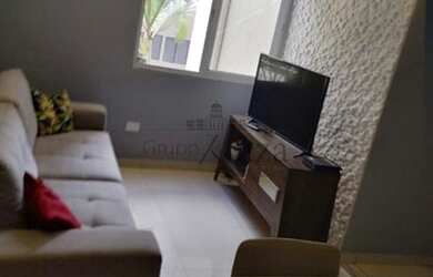 Imagem: O apartamento possui 2 Dormitórios, 1 Banheiro, 1 Vaga na garagem