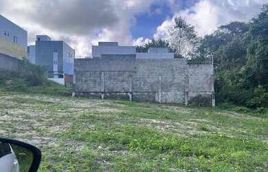 Imagem: O terreno possui 396m² de Área e está localizado em Brisamar