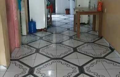 Imagem: A casa possui 4 Dormitórios, 2 Banheiros e 1 Vaga na garagem