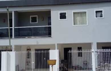 Imagem: A casa em condomínio possui 2 Dormitórios, 3 Banheiros, 1