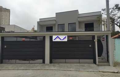 Imagem: A casa possui 3 Dormitórios, 4 Banheiros, 4 Vagas na garagem