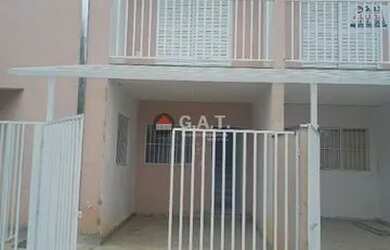 Imagem: A casa em condomínio para alugar possui 2 Dormitórios, 2 Banheiros