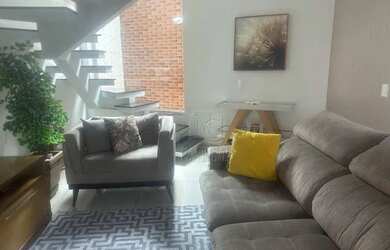 Imagem: A casa possui 2 Dormitórios, 2 Banheiros, 2 Vagas na garagem