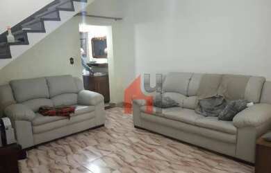 Imagem: A casa possui 2 Dormitórios, 3 Banheiros, 2 Vagas na garagem