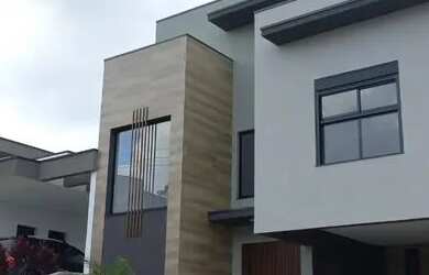 Imagem: A casa em condomínio possui 3 Dormitórios, 5 Banheiros, 4