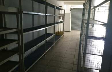 Imagem: A casa possui 3 Dormitórios, 2 Banheiros e 200m² de Área