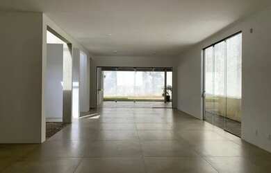 Imagem 2: Casa Karaiba. Ar-condicionado, 287m² de Área, 4 Vagas na garageme3 Dormitórios