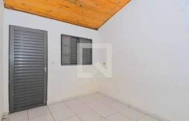 Imagem: A casa em condomínio possui 1 Dormitório, 1 Banheiro, 34m²