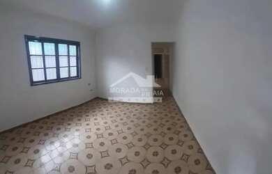 Imagem: A casa possui 2 Dormitórios, 1 Banheiro, 2 Vagas na garagem