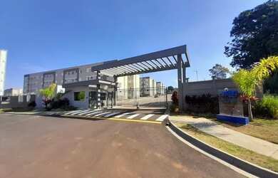 Imagem: O apartamento possui 2 Dormitórios, 1 Banheiro, 1 Vaga na garagem