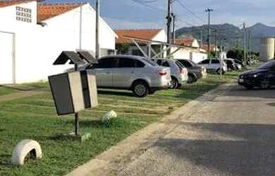 Imagem: A casa à venda possui 2 Dormitórios, 1 Banheiro, 1 Vaga na