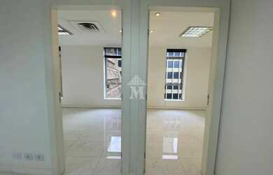 Imagem 12: Espaço de escritório premium no coração financeiro de São Paulo, com 4 vagas de garagem, d