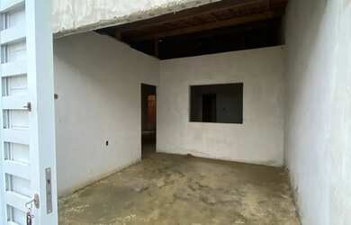 Imagem: A casa à venda possui 3 Dormitórios, 2 Banheiros e 1 Vaga