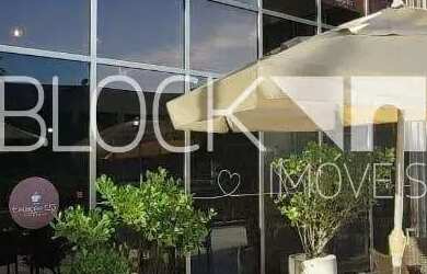 Imagem: O depósito possui 2 Vagas na garagem, 49m² de Área e está