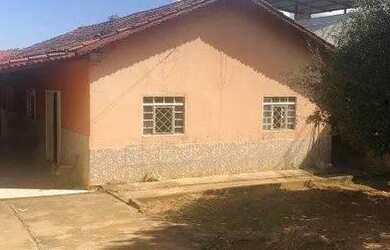 Imagem: A casa está localizado em Jardim Santo Antônio, Itapevi à