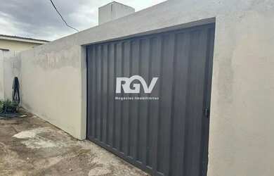 Imagem: A casa possui 2 Dormitórios, 1 Banheiro, 1 Vaga na garagem