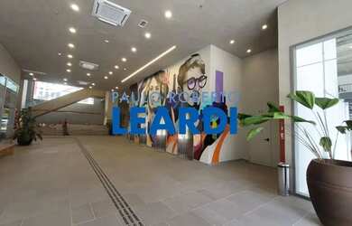 Imagem: O depósito possui 3 Vagas na garagem, 225m² de Área e está