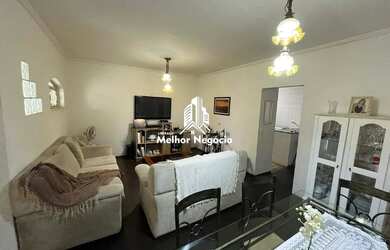 Imagem: A casa possui 3 Dormitórios, 1 Banheiro, 2 Vagas na garagem