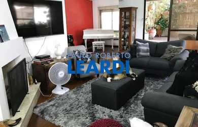 Imagem: O apartamento possui 3 Dormitórios, 2 Banheiros, 3 Vagas na