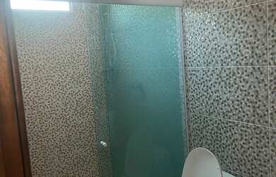 Imagem: A casa possui 2 Dormitórios, 1 Banheiro, 5 Vagas na garagem