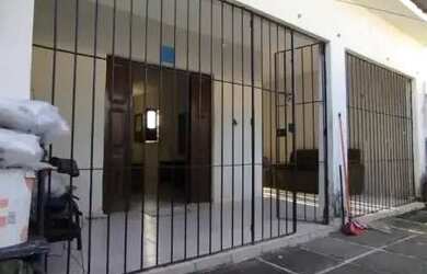 Imagem: A casa possui 3 Dormitórios, 2 Banheiros, 1 Vaga na garagem