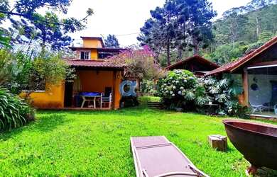 Imagem: A casa em condomínio possui 4 Dormitórios, 5 Banheiros, 2