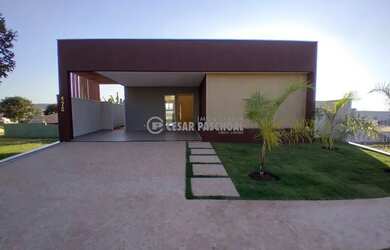 Imagem: A casa em condomínio possui 3 Dormitórios, 5 Banheiros, 2