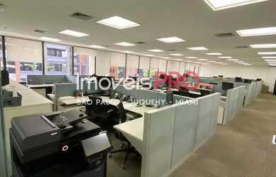 Imagem: O depósito possui 5 Vagas na garagem, 502m² de Área e está