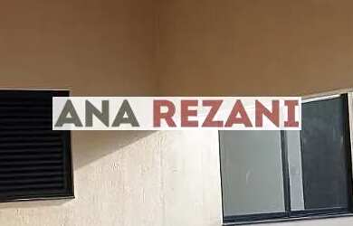 Imagem: A casa possui 3 Dormitórios, 3 Banheiros, 4 Vagas na garagem