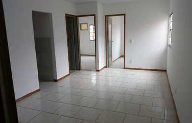 Imagem: A casa possui 2 Dormitórios, 1 Banheiro e está localizado