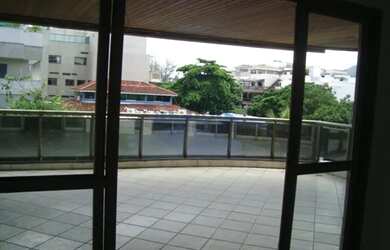 Imagem: O apartamento possui 2 Dormitórios, 3 Banheiros, 2 Vagas na