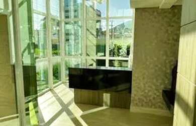 Imagem: O apartamento possui 4 Dormitórios, 4 Banheiros, 2 Vagas na