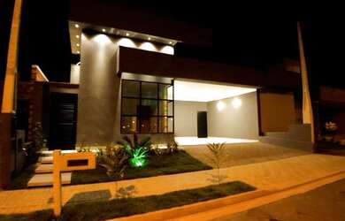 Imagem: A casa em condomínio possui 3 Dormitórios, 3 Banheiros, 4