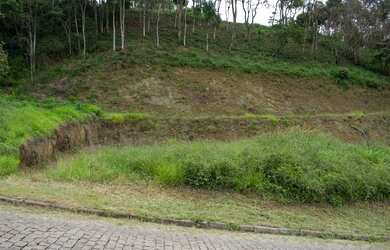 Imagem: O terreno possui 1.006m² de Área e está localizado em Cônego