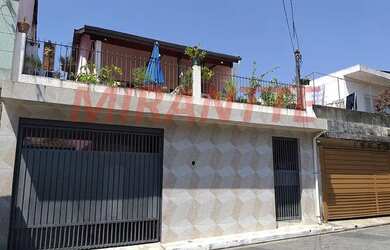 Imagem: A casa possui 3 Dormitórios, 2 Banheiros, 3 Vagas na garagem