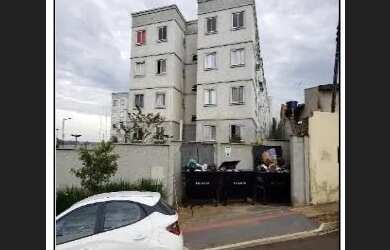 Imagem: A casa possui 2 Dormitórios, 1 Banheiro, 1 Vaga na garagem