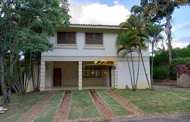 Imagem: A casa em condomínio possui 4 Dormitórios, 5 Banheiros, 290m²