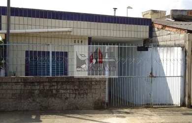 Imagem: A casa possui 2 Dormitórios, 1 Banheiro, 2 Vagas na garagem