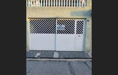 Imagem: A casa possui 2 Dormitórios, 3 Banheiros, 2 Vagas na garagem