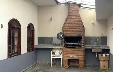 Imagem: A casa possui 3 Dormitórios, 3 Banheiros, 5 Vagas na garagem