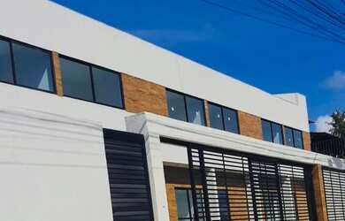 Imagem: A casa em condomínio possui 2 Dormitórios, 2 Banheiros, 1